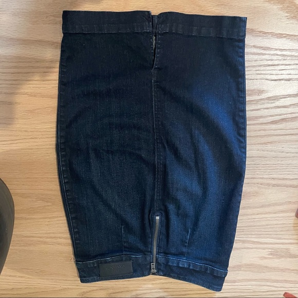 Castings Denim Pencil Skirt size 0 (ARITZIA) - Picture 6 of 6